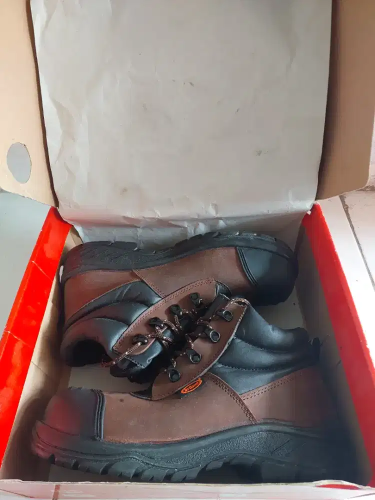 Sepatu Dr. Osha Safety