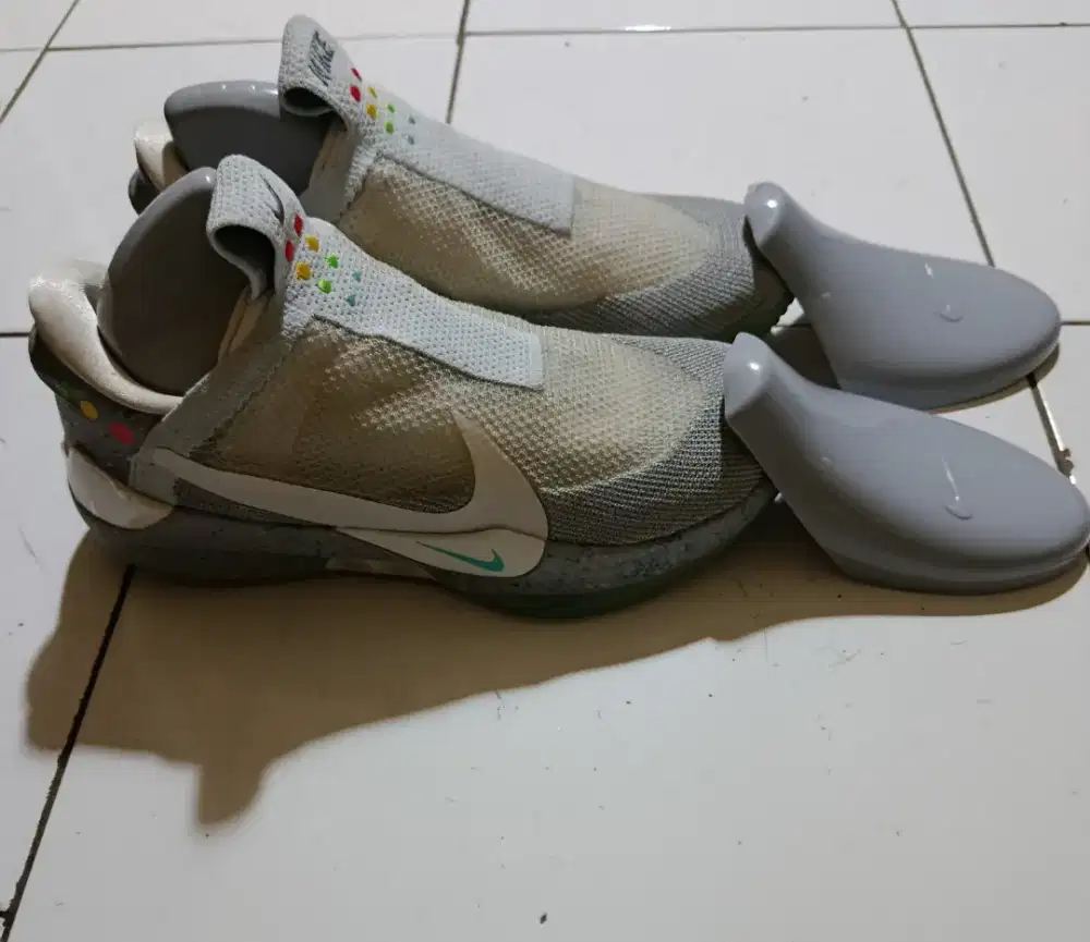 Jual sepatu Basket NIKE MAG jual santai nego like new