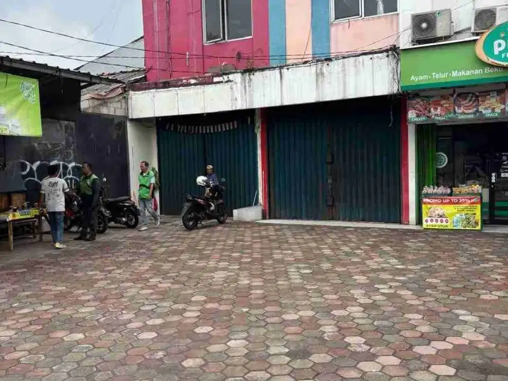 ruko pinggir jalan raya cinere depok parkiran luas