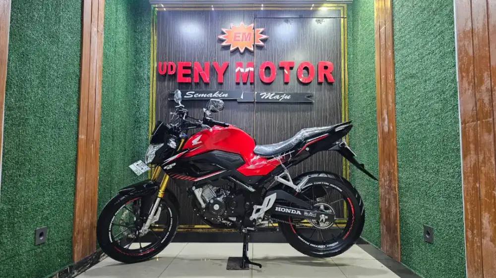 HONDA CB150R ISTIMEWA 2023