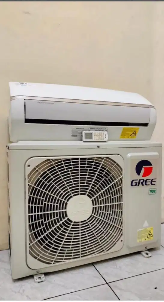 DI JUAL AC 1/2 PK bekas