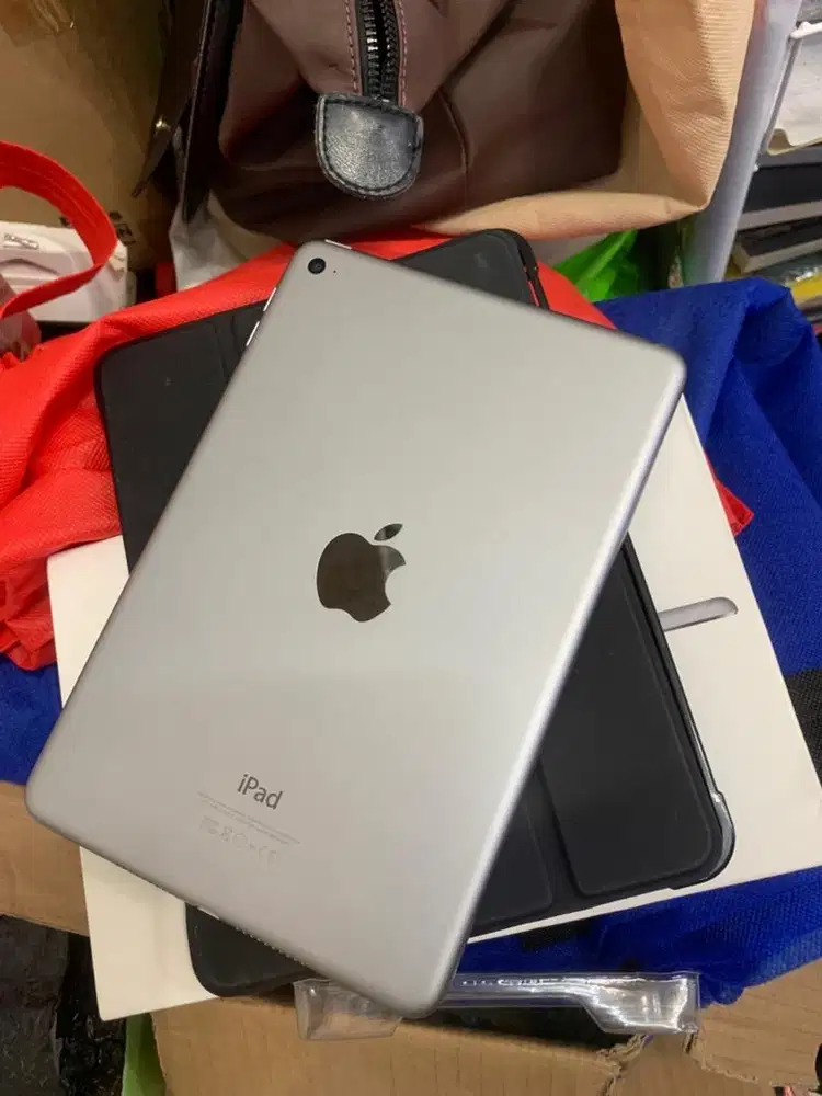 Ipad Mini 4 wifi 128Gb grey like new