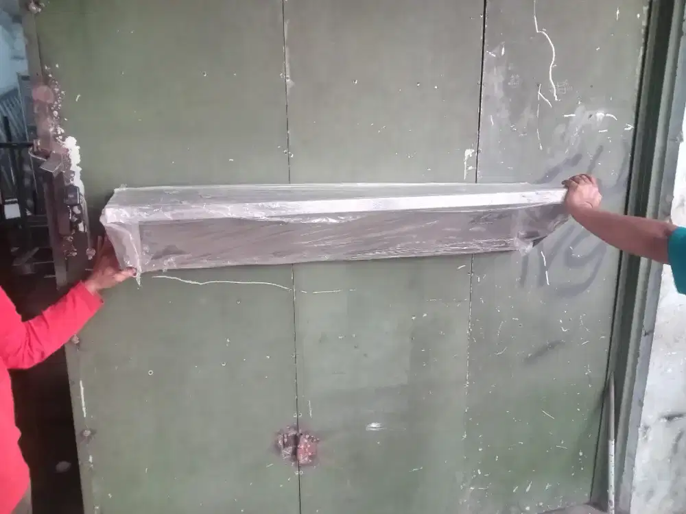 Wall shelf stainless