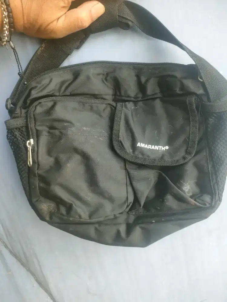 Tas Sling brnded hitam masih ok