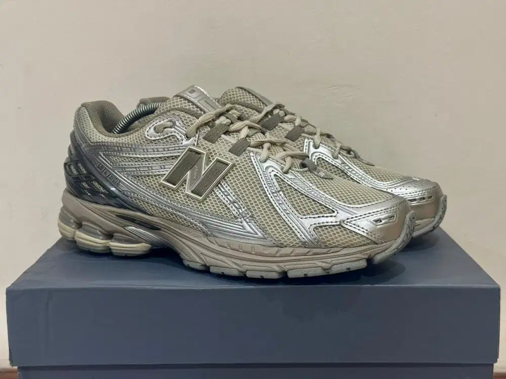 New Balance 1906R