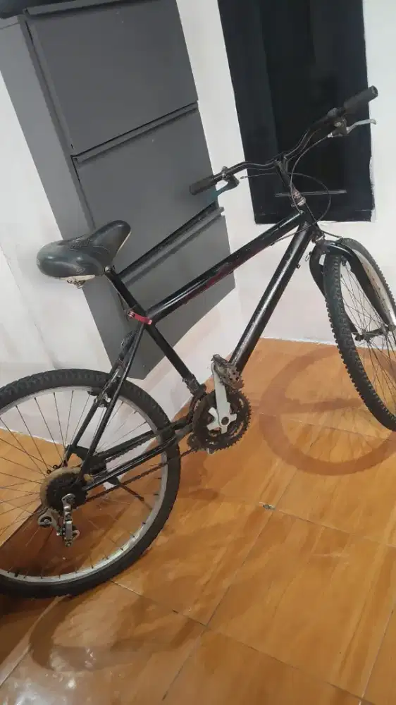 Sepeda commuter bike ring 26 bahan