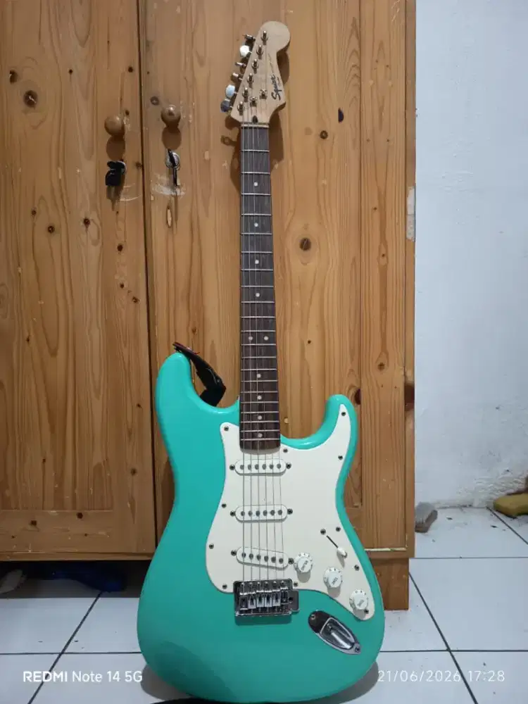 Gitar Electictric Fender Squier