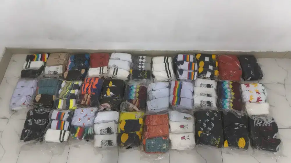 KAOS KAKI MOTIF TRIBAL