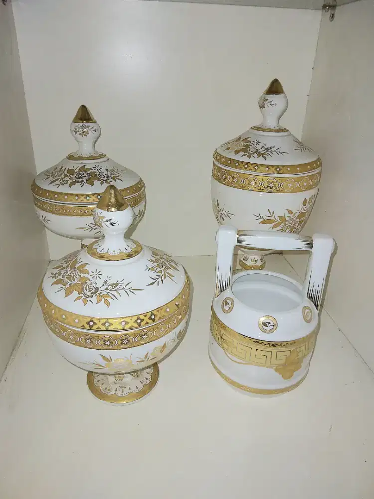 Jual cepat 6 set pajangan keramik