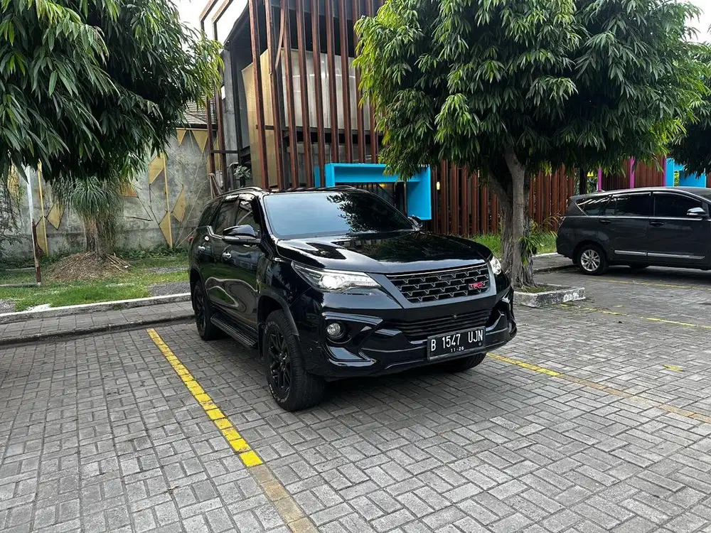 Toyota Fortuner SRZ 2.7 Bensin AT 2016