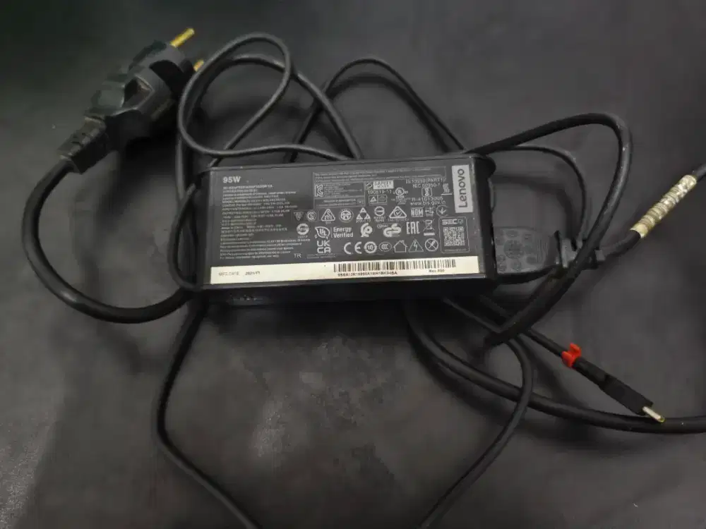 Charger Laptop 95watt type C merk lenovo