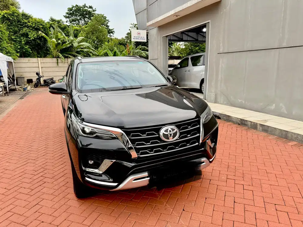 Toyota VRZ 2.4 diesel 2021 AT attitude black