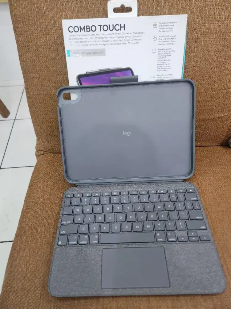 Keyboard ipad gen 11 na gen 10 merk logitech