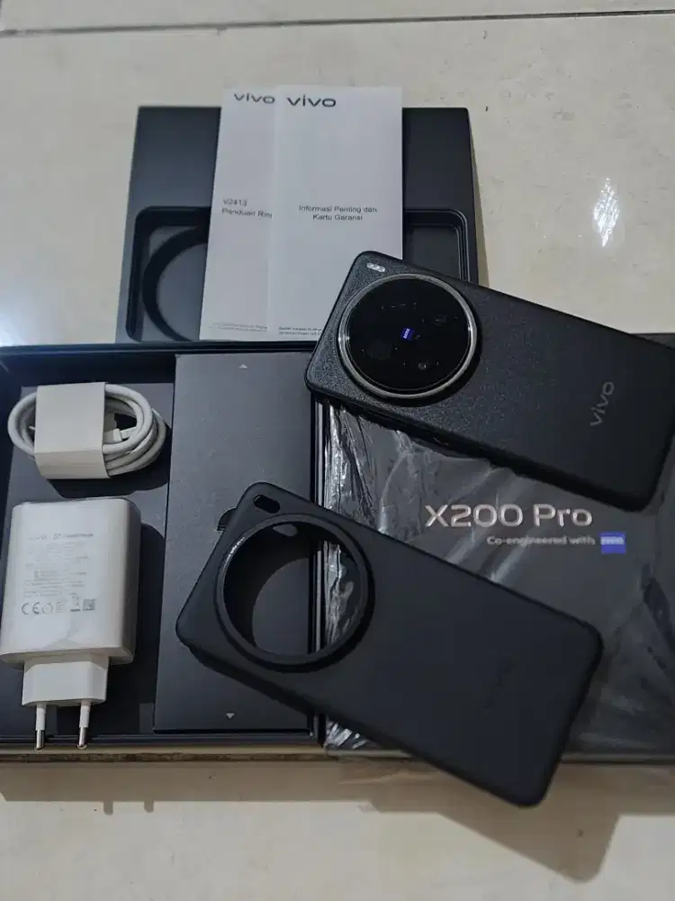Vivo X200 Pro 5G 16/512Gb, warna Hitam, kondisi 99,9% Mulus & Garansi