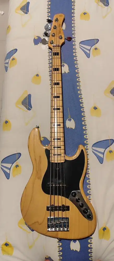 Dijual Bass Marcus Miller Sire V7 Rare