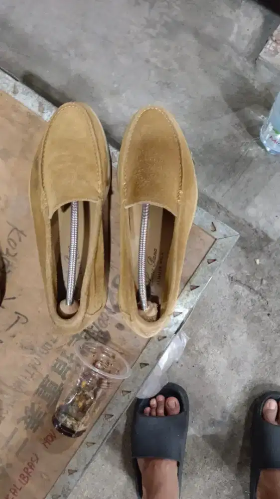 Sepatu Loro piana