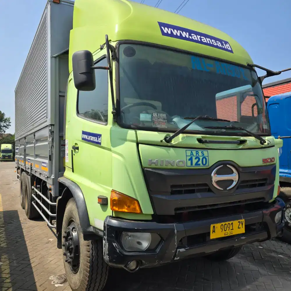 Sewa truk tronton wingbox harian bulanan tahunan