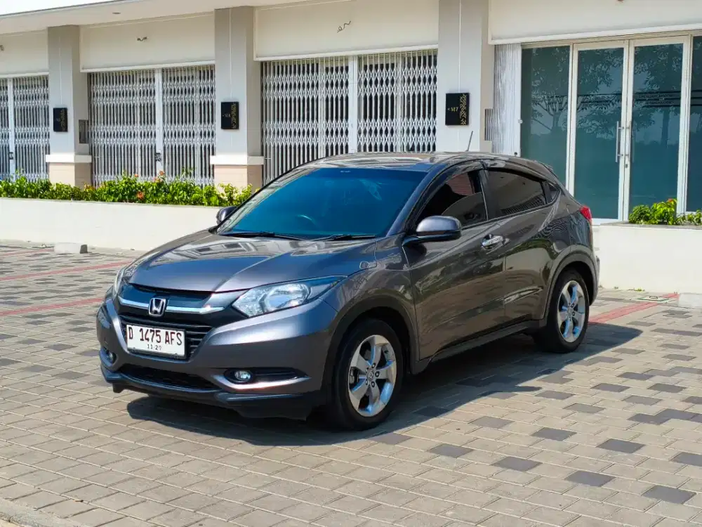 Honda HRV E matic 2017 warna grey - Dp 7jt