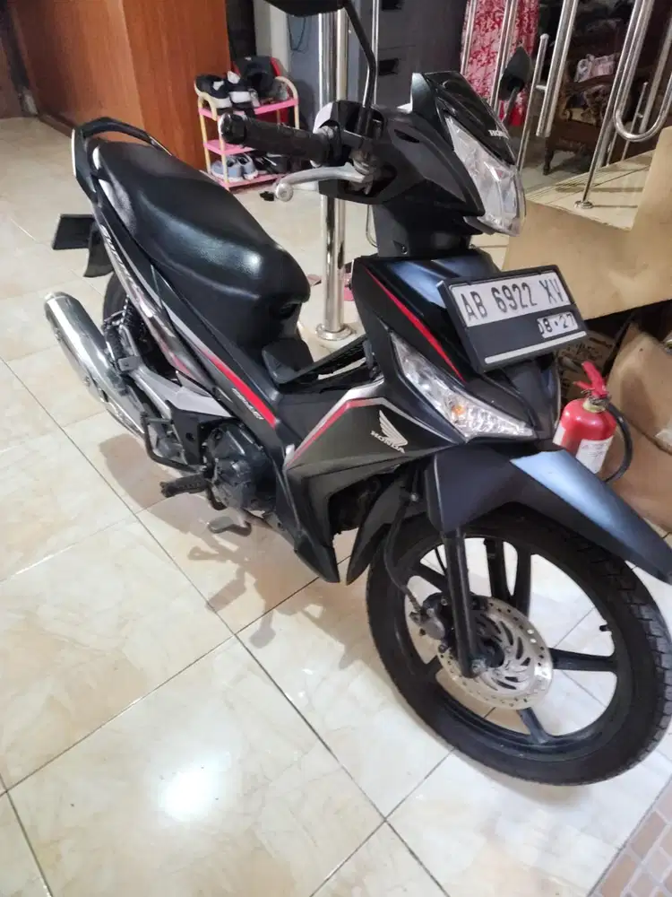 Supra 125 cw f1 hitam 2017 injeksi gbm