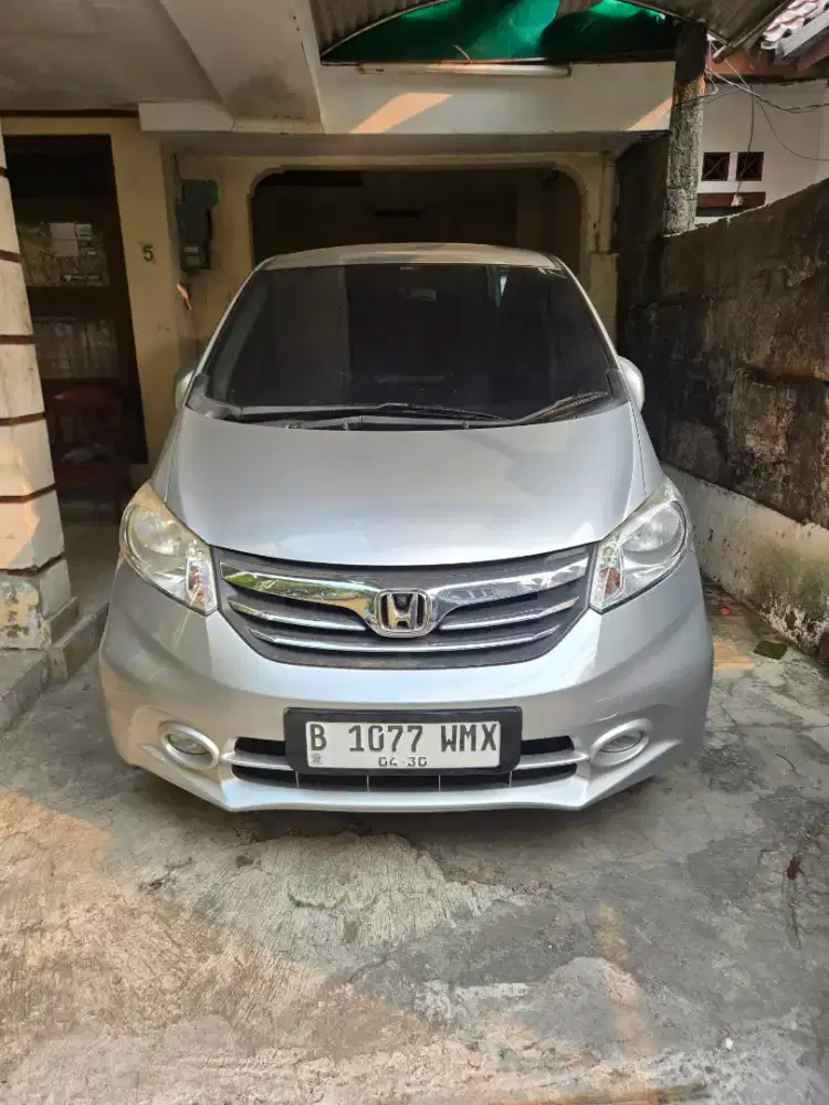 DIJUAL HONDA FREED E PSD AT 2013 - TERAWAT SIAP PAKAI