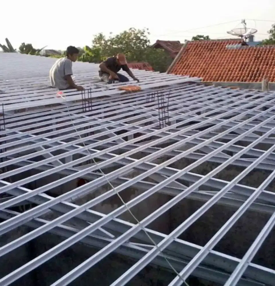 Kontruksi bongkar pasang atap baja ringan dan plavon PVC dll