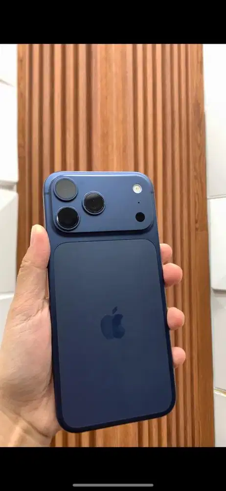 Second iphone 17 promax,deep blue,bh 100%,256gb,garansi april 2027