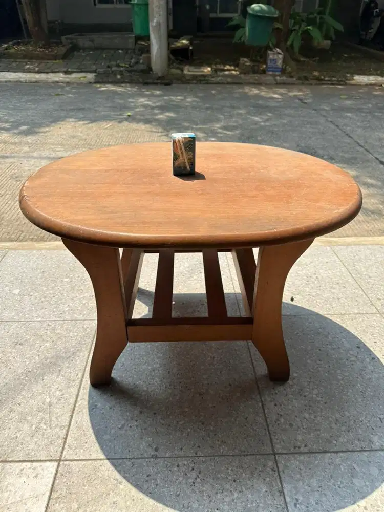 Preloved Meja kecil antik bulat kayu jati