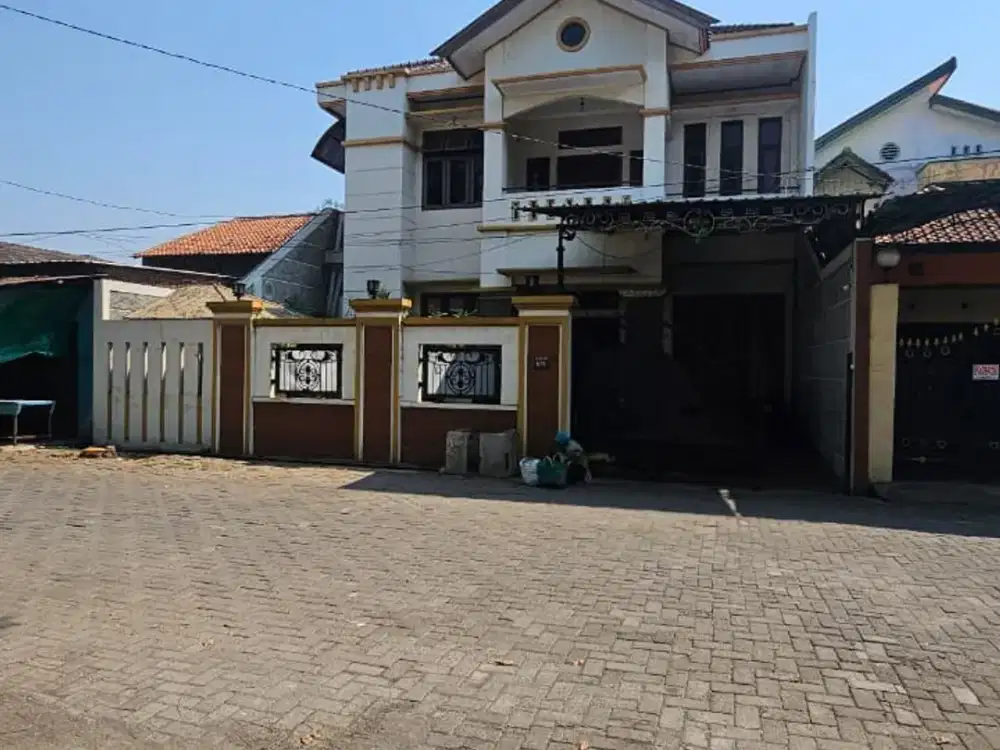 Rumah Tengah Kota Semarang 2 Lantai Bebas Banjir