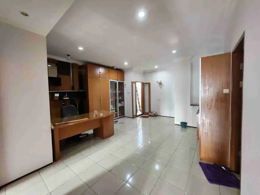 Rumah Full Furnished Dijual di Setraduta Bandung | 2 Lantai, 3+1 KT, Siap Huni
