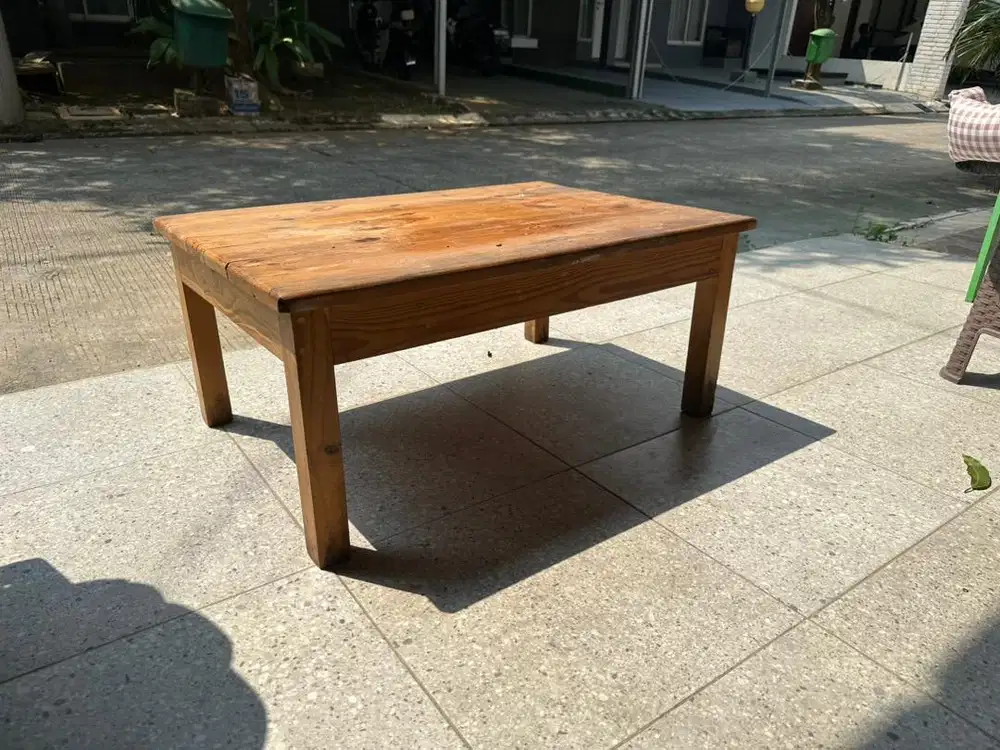 Meja belajar lesehan kayu padat