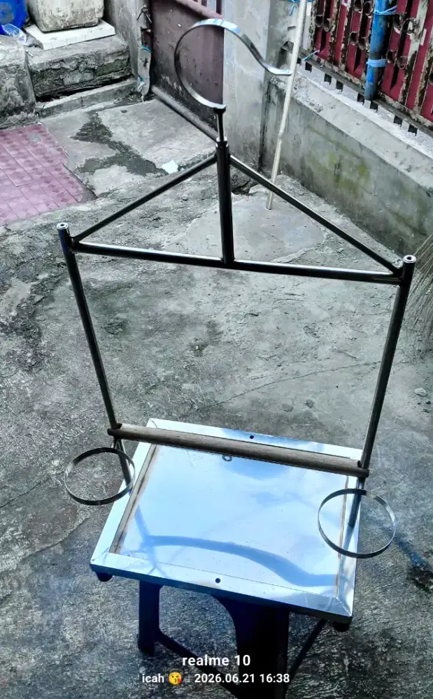 Sangkar layang stenlis