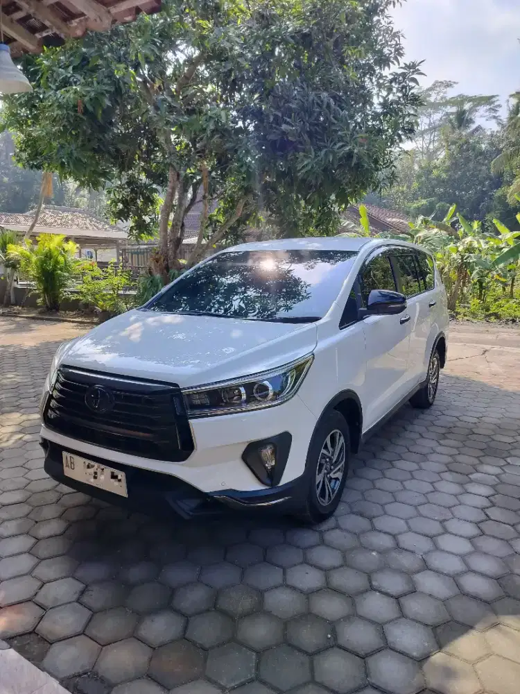 INNOVA V AT DIESEL Up VENTURER