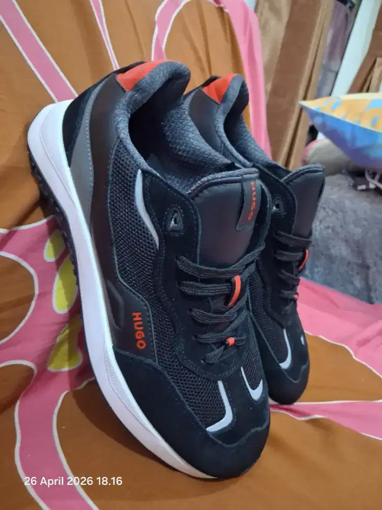 SALE..HUGO BOSS HITAM
Size 41