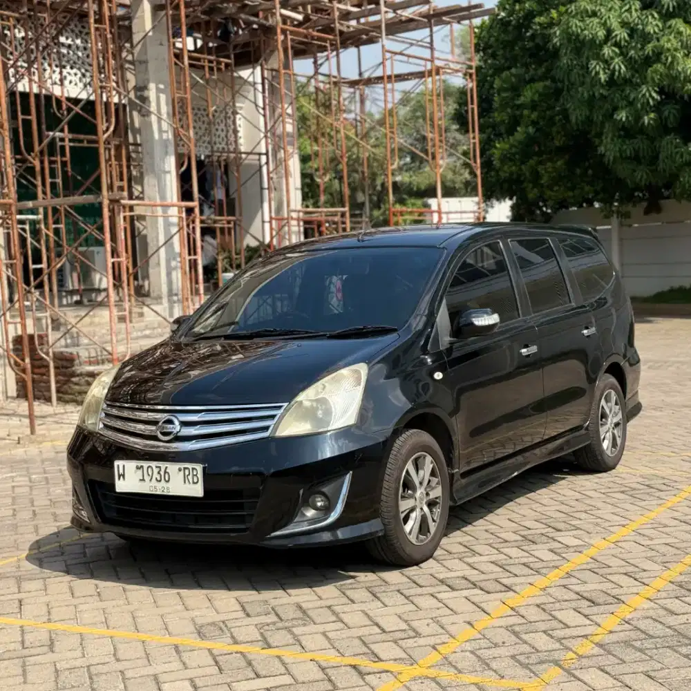 GRAND LIVINA HWS 1.8 M/T