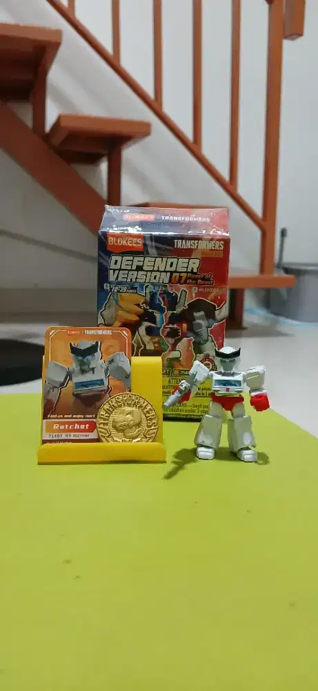 Blokees defender version 7 Ratchet OFC
