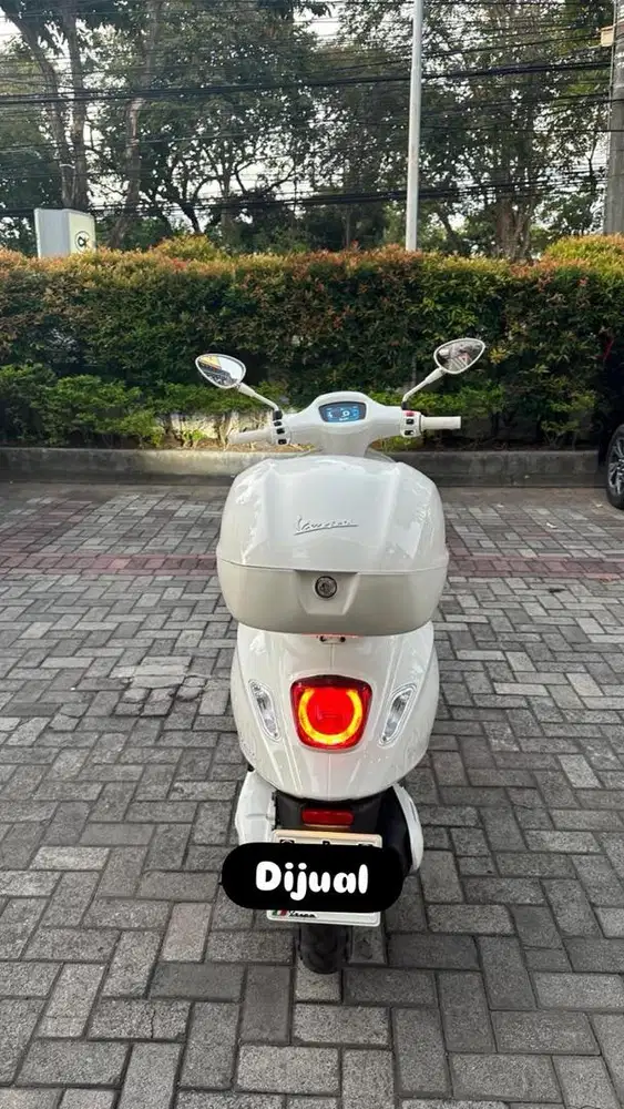 Dijual vespa justin beiber tahun 2022,tangan pertama