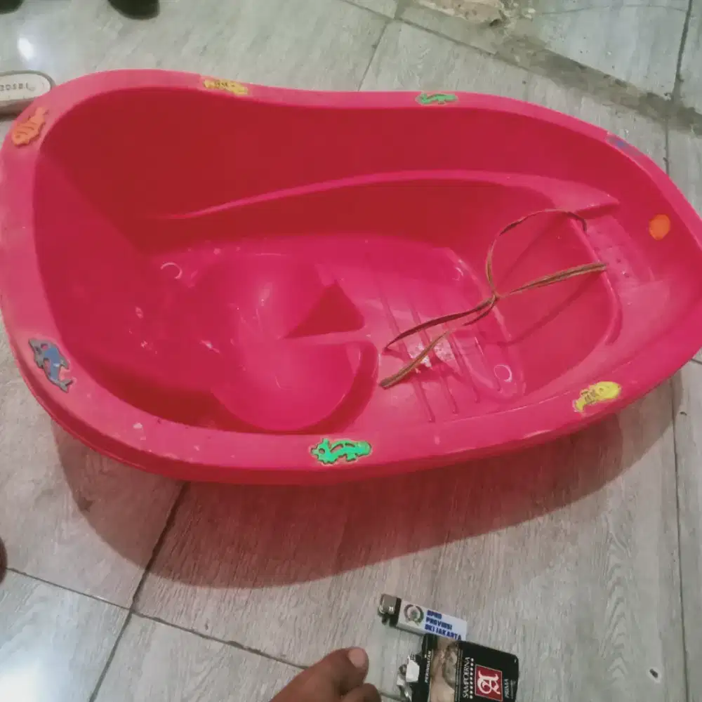 Bak mandi bayi pink
