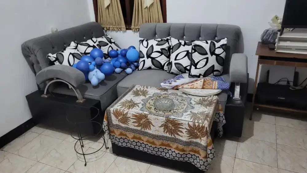 Sofa + meja ruang tamu