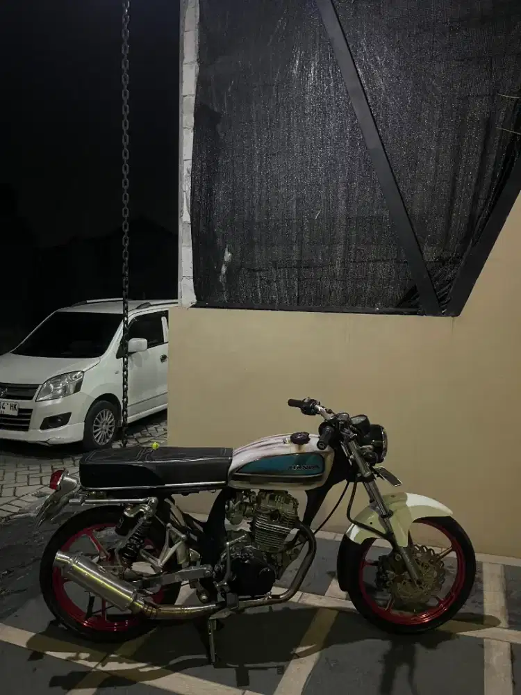 Cb mening mesin Tiger istimewa
