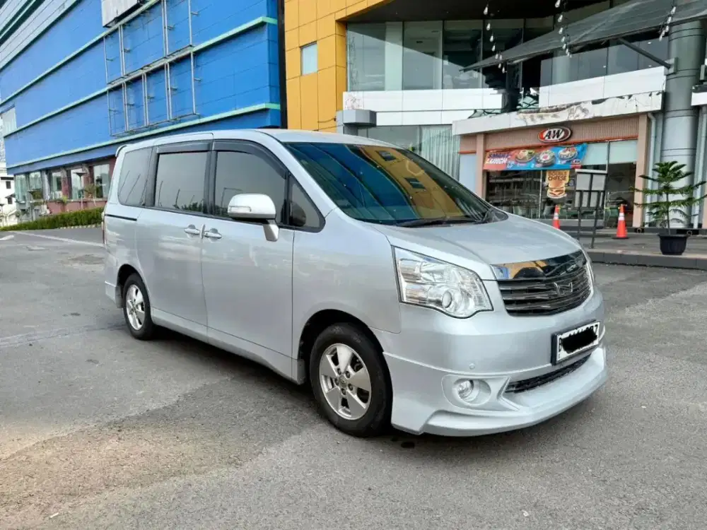 Toyota Nav1 Nav-1 V 2013 Low KM 95RB Antik