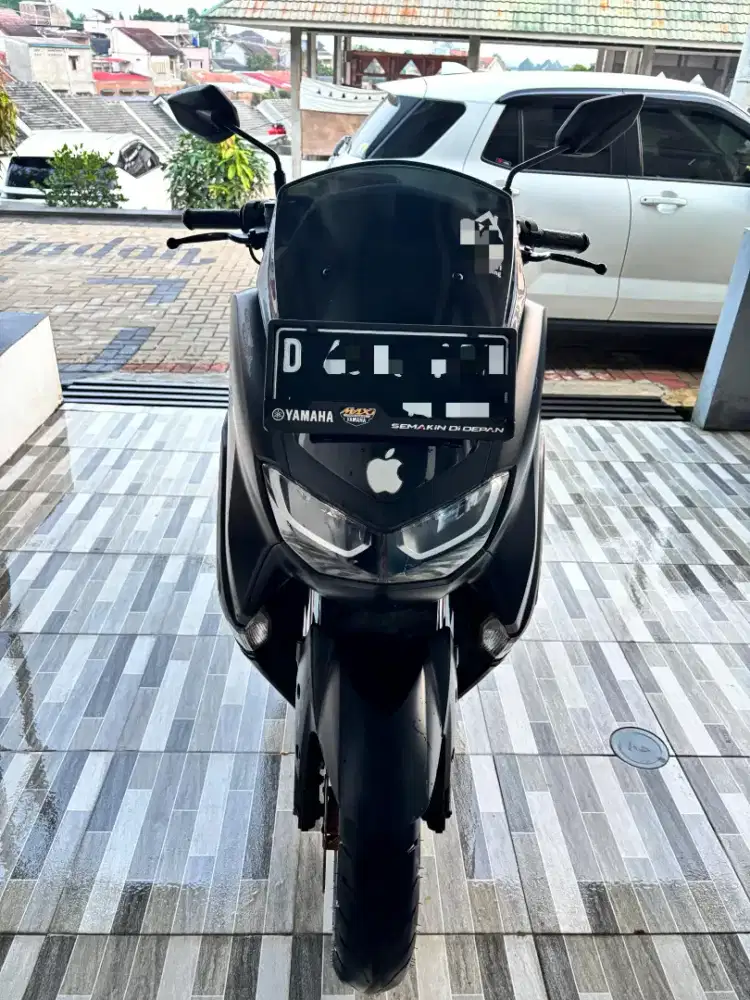 Yamaha Nmax 2021, Hitam