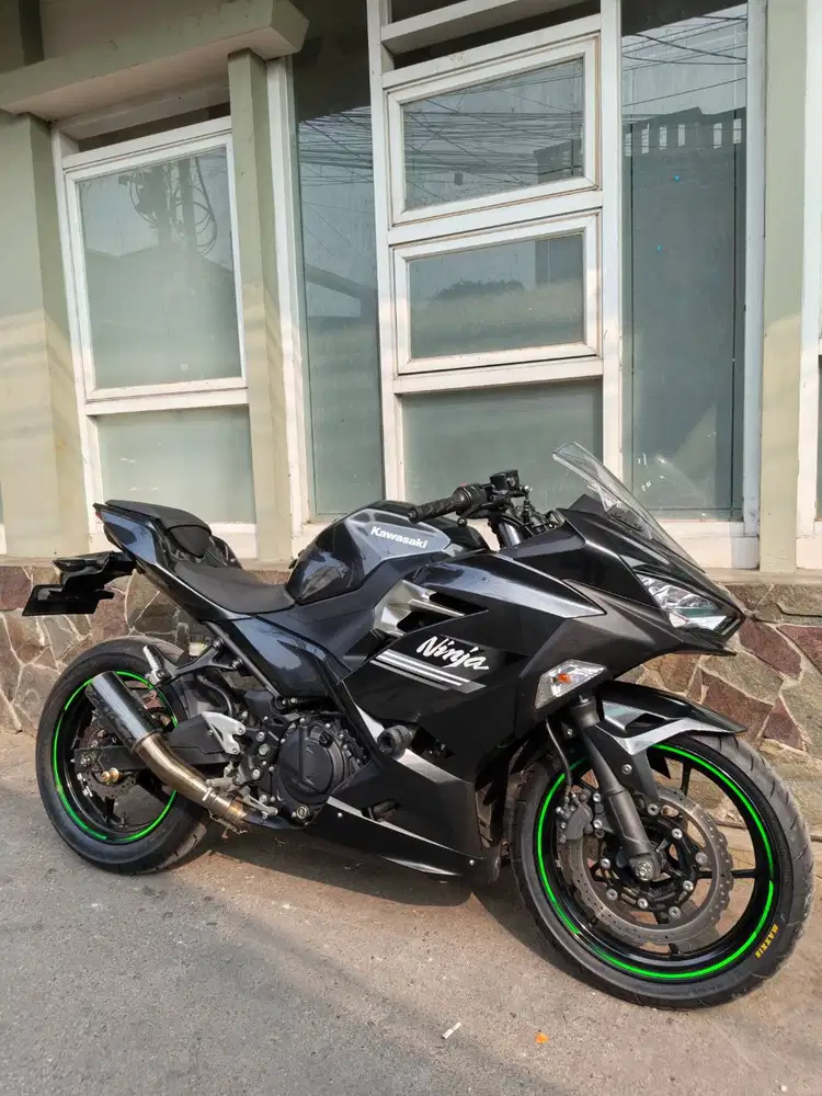 Kawasaki Ninja 250 FI New 2022 – Low KM Mulus (Ban & Oli Baru)