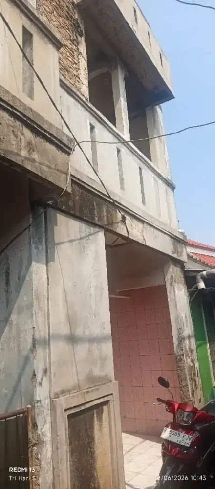Dijual Rumah 2 Lantai Bonus 1 Lantai Harga Rp 300 Juta NEGO