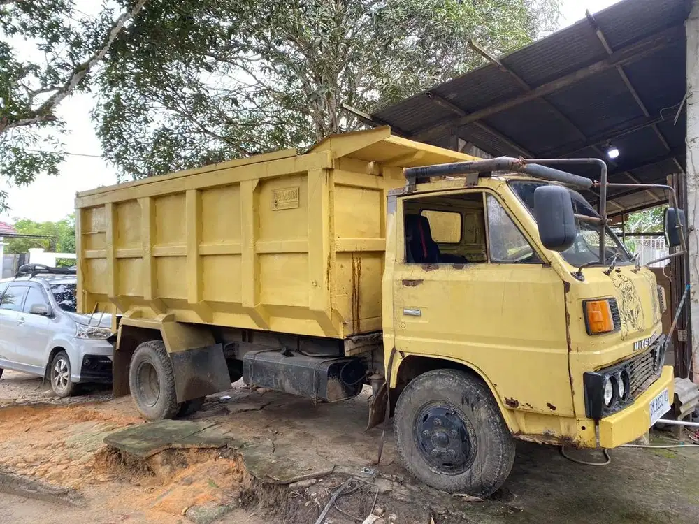 mitsubishi colt diesel fe111 dumptruck , surat lengkap