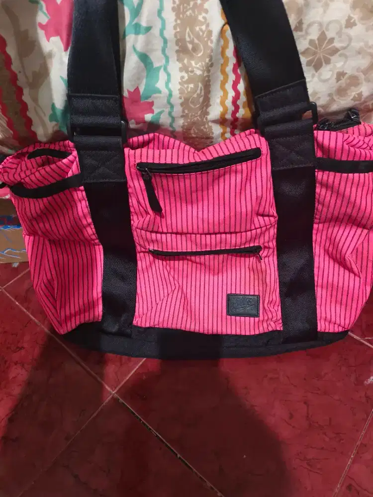 Tote/Sling Bag Wanita Nike Original Kondisi Second Pemakaian