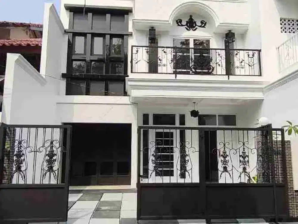 Jual rumah cantik clasic modern style cluster favorite. Cinere Estate Depok Jawa Barat.