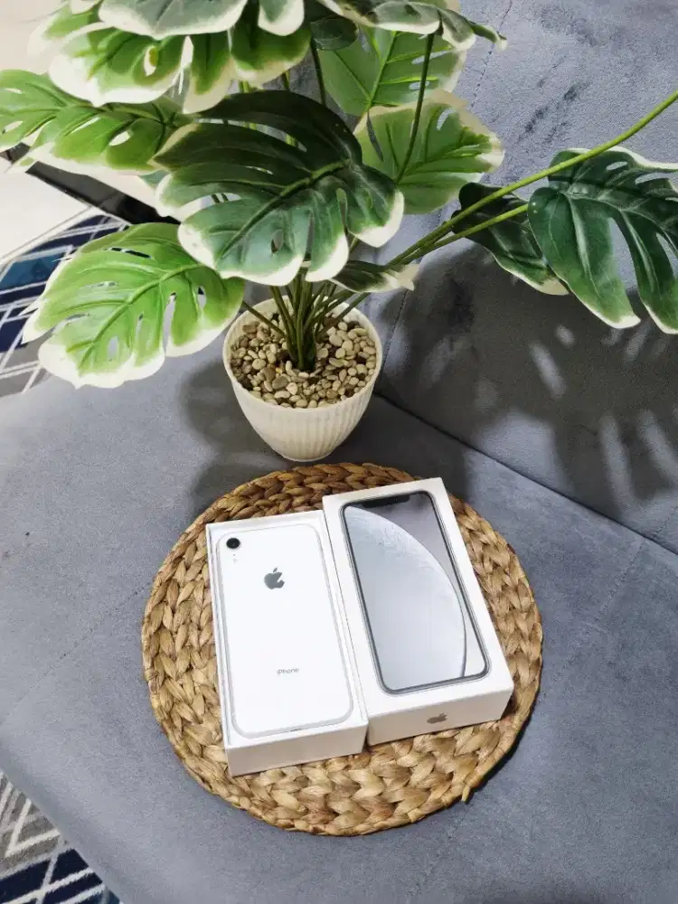 iPhone XR 128GB white