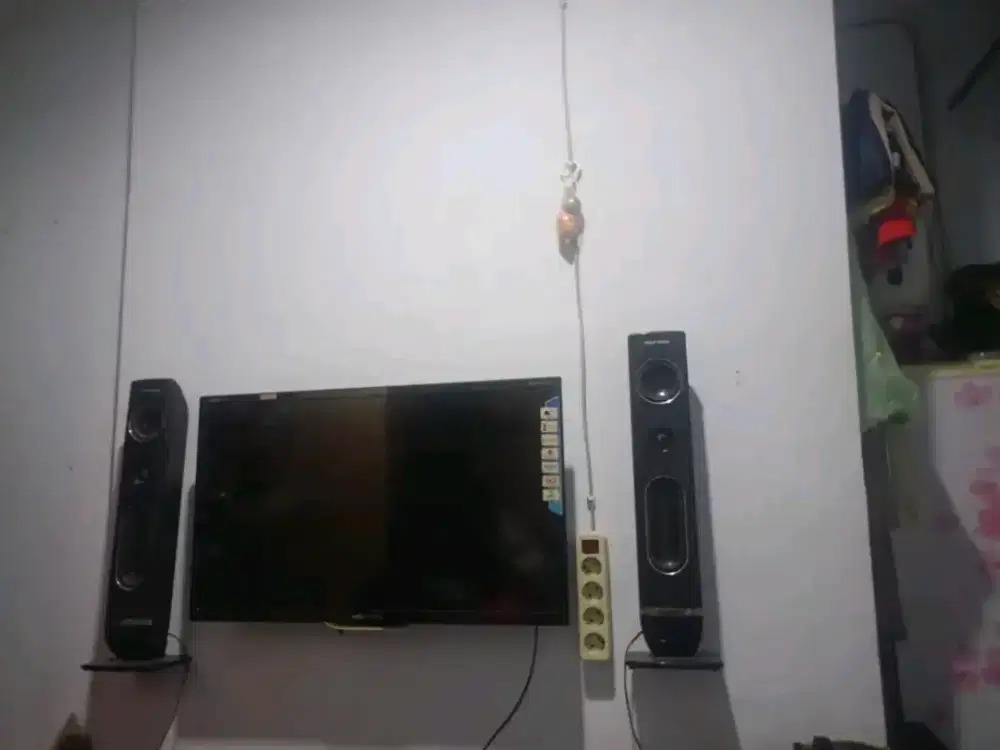 Tivi Polytron 32'n