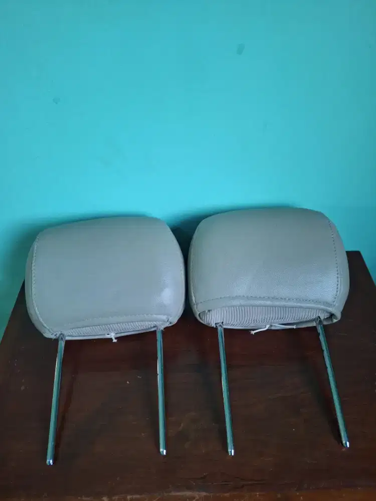 Headrest Depan Avanza 2010 Sepasang