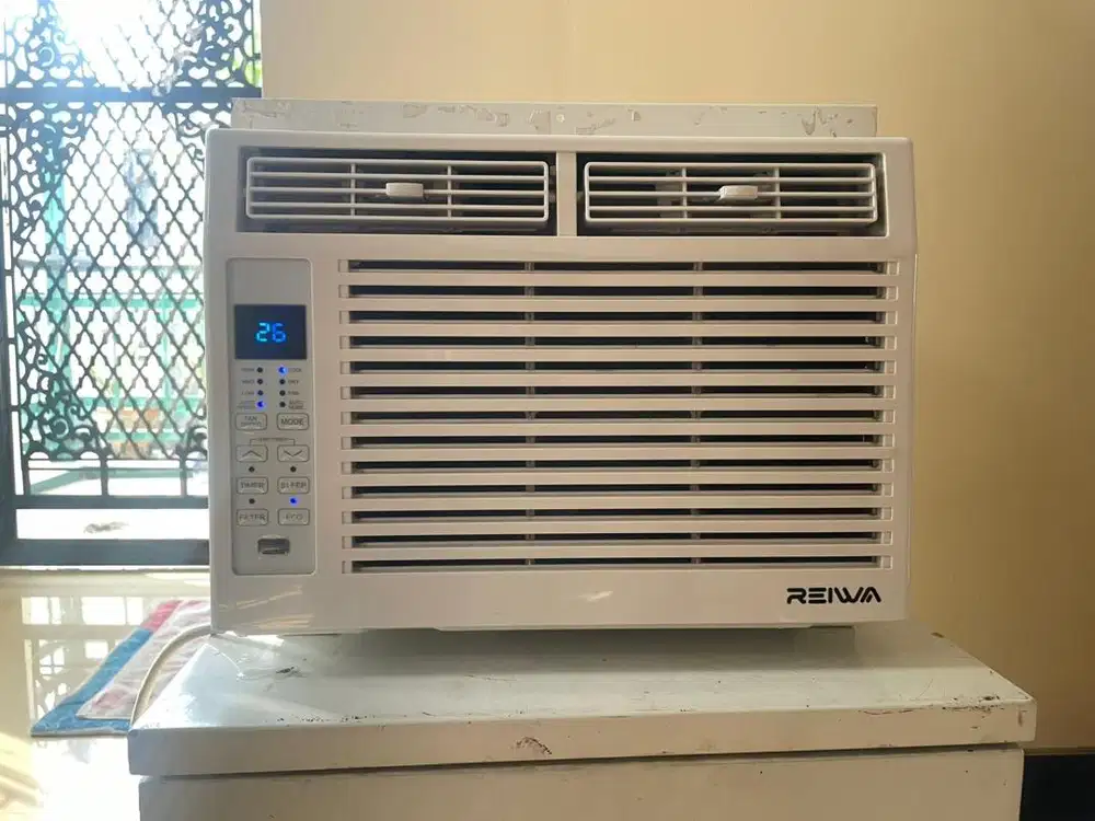 AC Reiwa 1/2 PK dengan Drain (New Model)